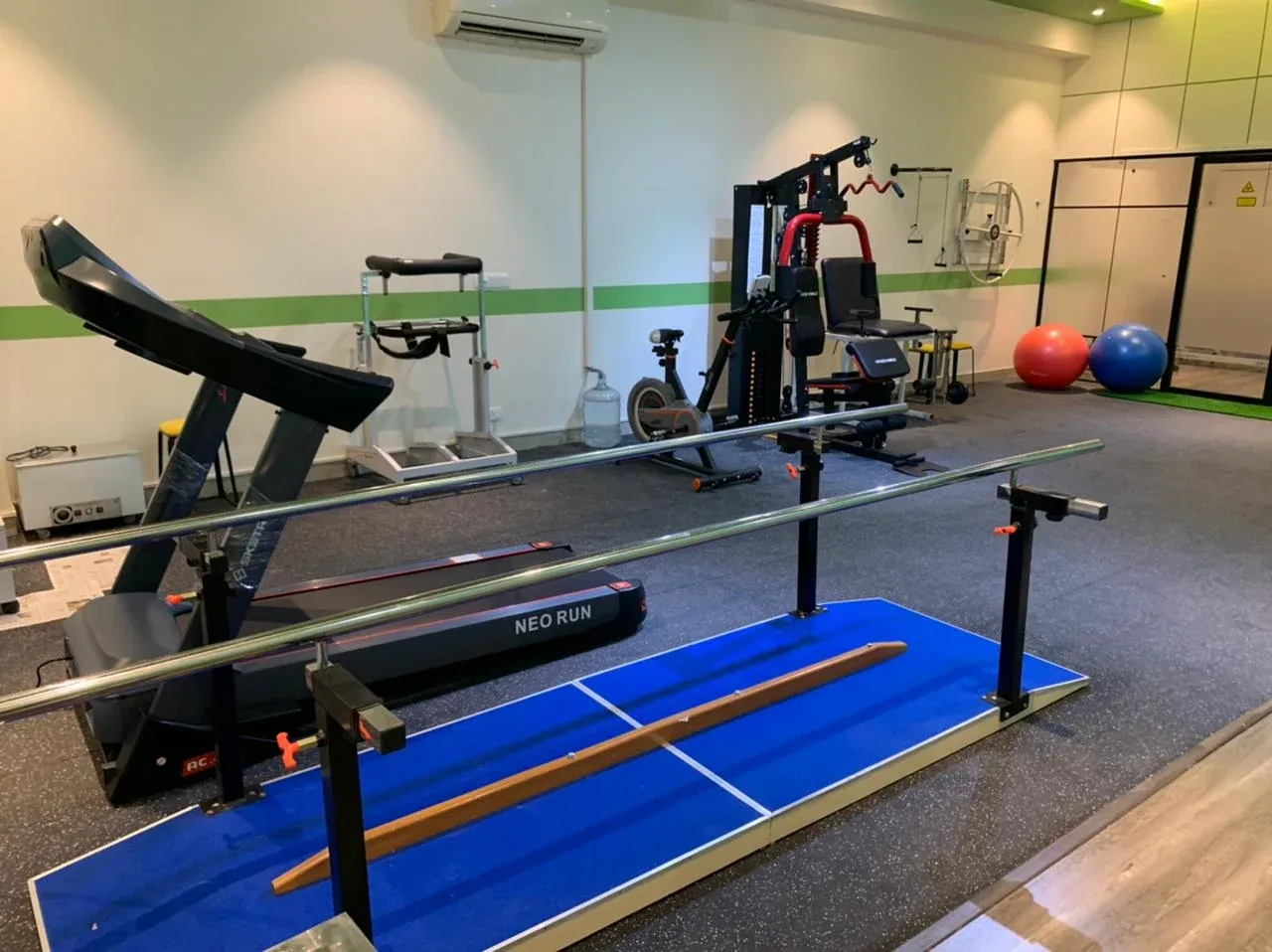 CB Physiotherapy Safdarjung Enclave - Advanced Ortho, Spine & Sports Rehab Center