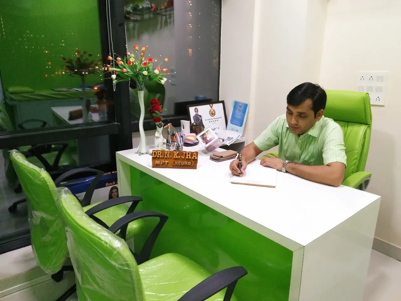 Dr Jha's Physioworld | Expert Physiotherapist in Chembur | Advanced Physiotherapy Clinic in Chembur