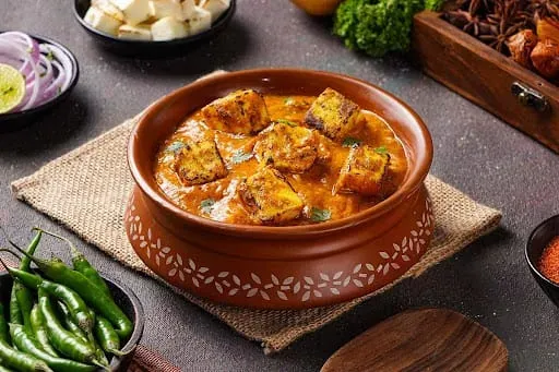 DreamLand Restaurant Gondal | Best Family Restaurant & Dining Experience