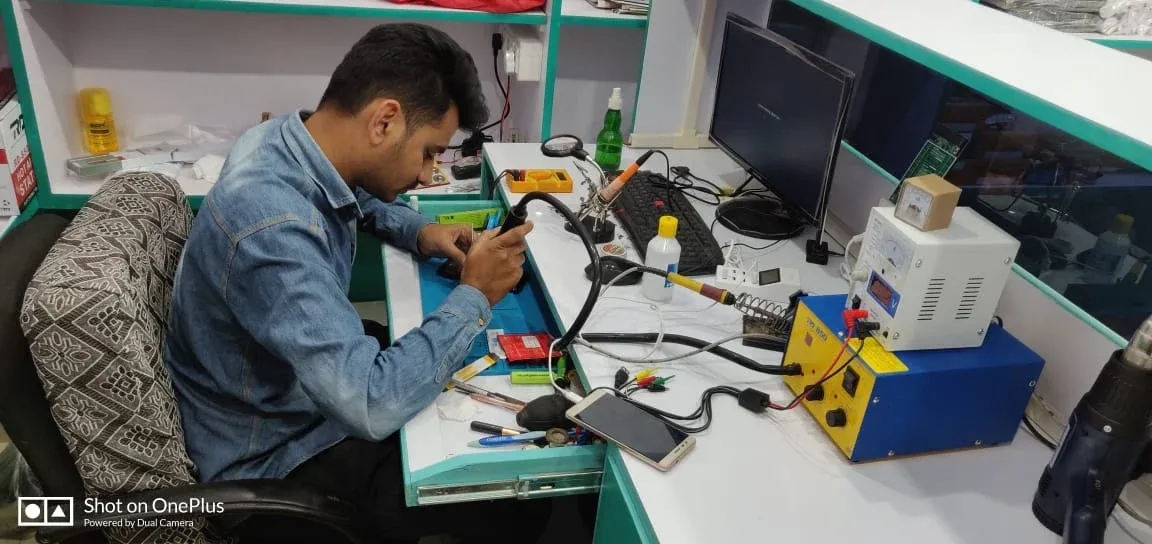 Yash Mobile Repairing Center – Trusted Mobile Repair Shop in Mehsana