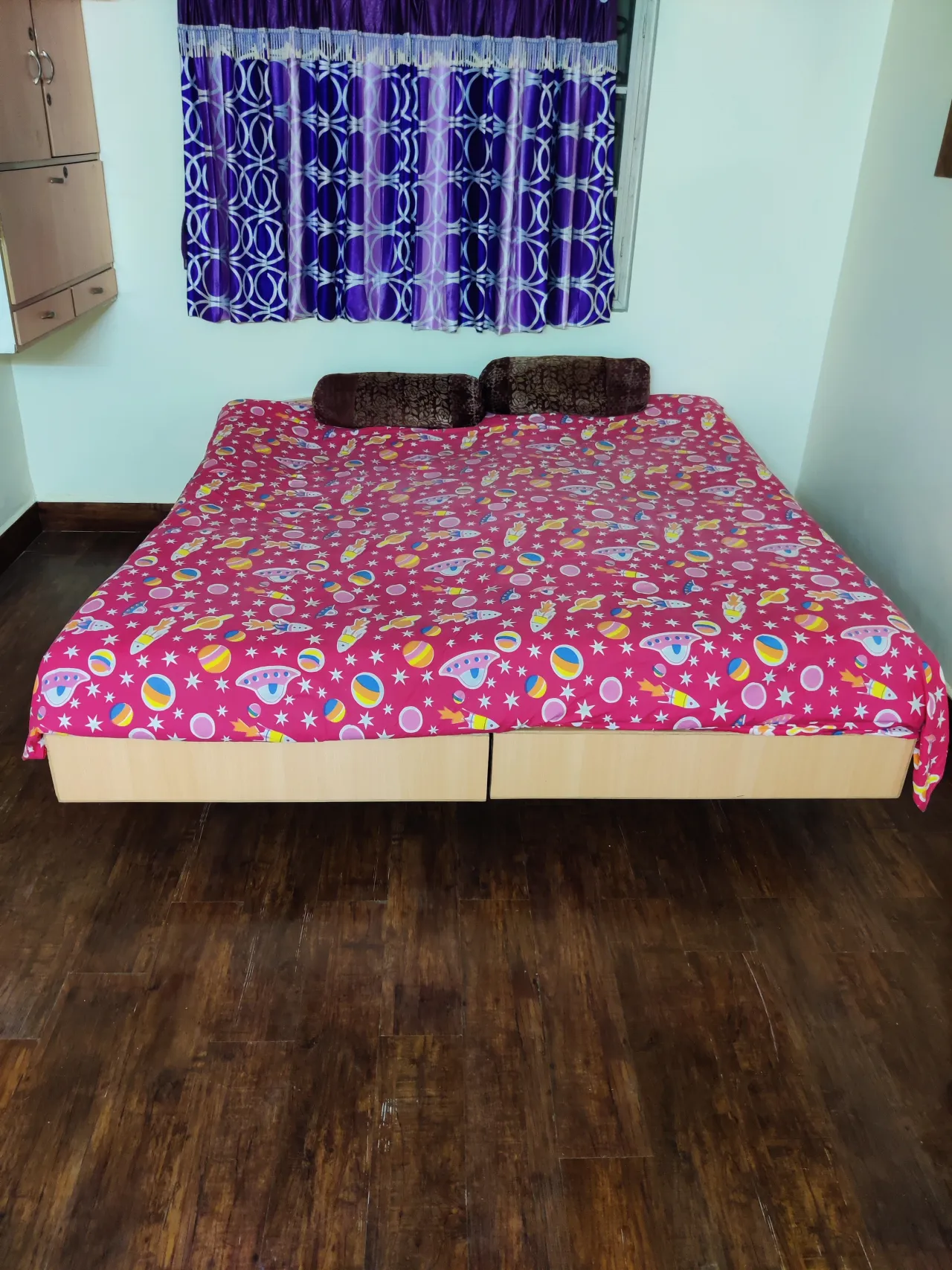રૂ ના ગાદલાં 6 ફૂટ બી 6 ફૂટ
