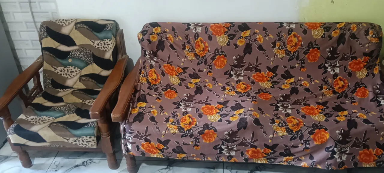 Sell old sofa sari condisan ma vechvana che