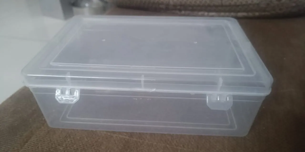 Plastic jewellery/storage box