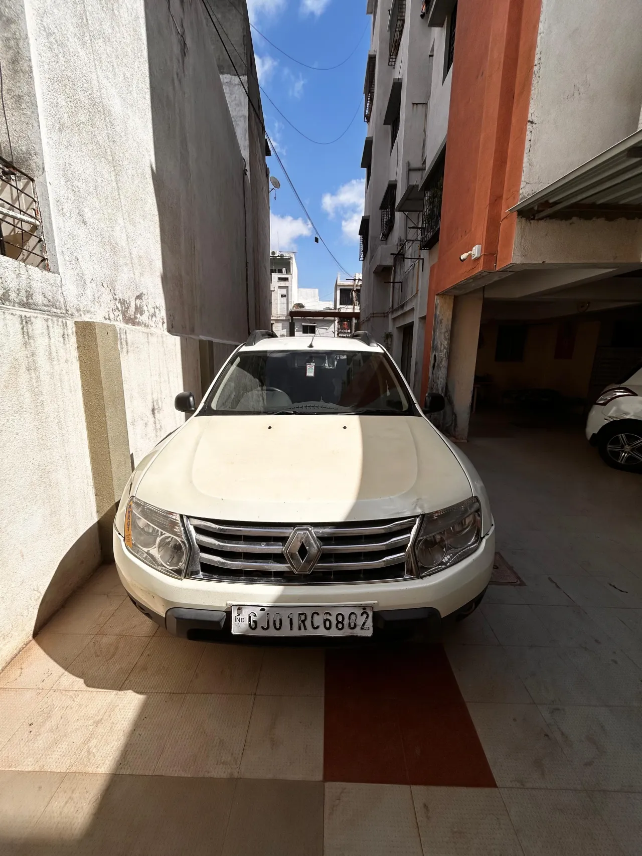 DUSTOR CAR FOR SALE