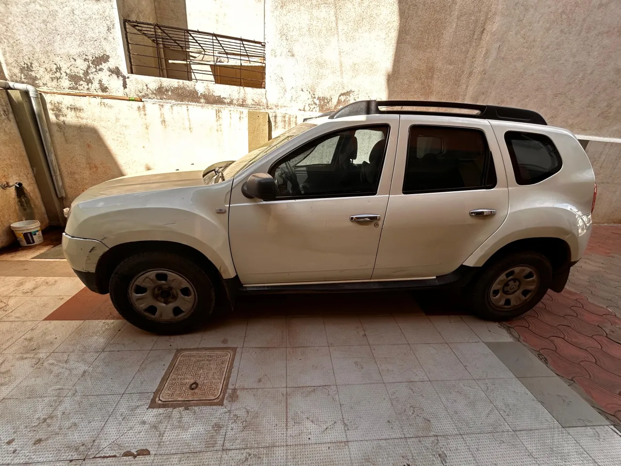 DUSTOR CAR FOR SALE