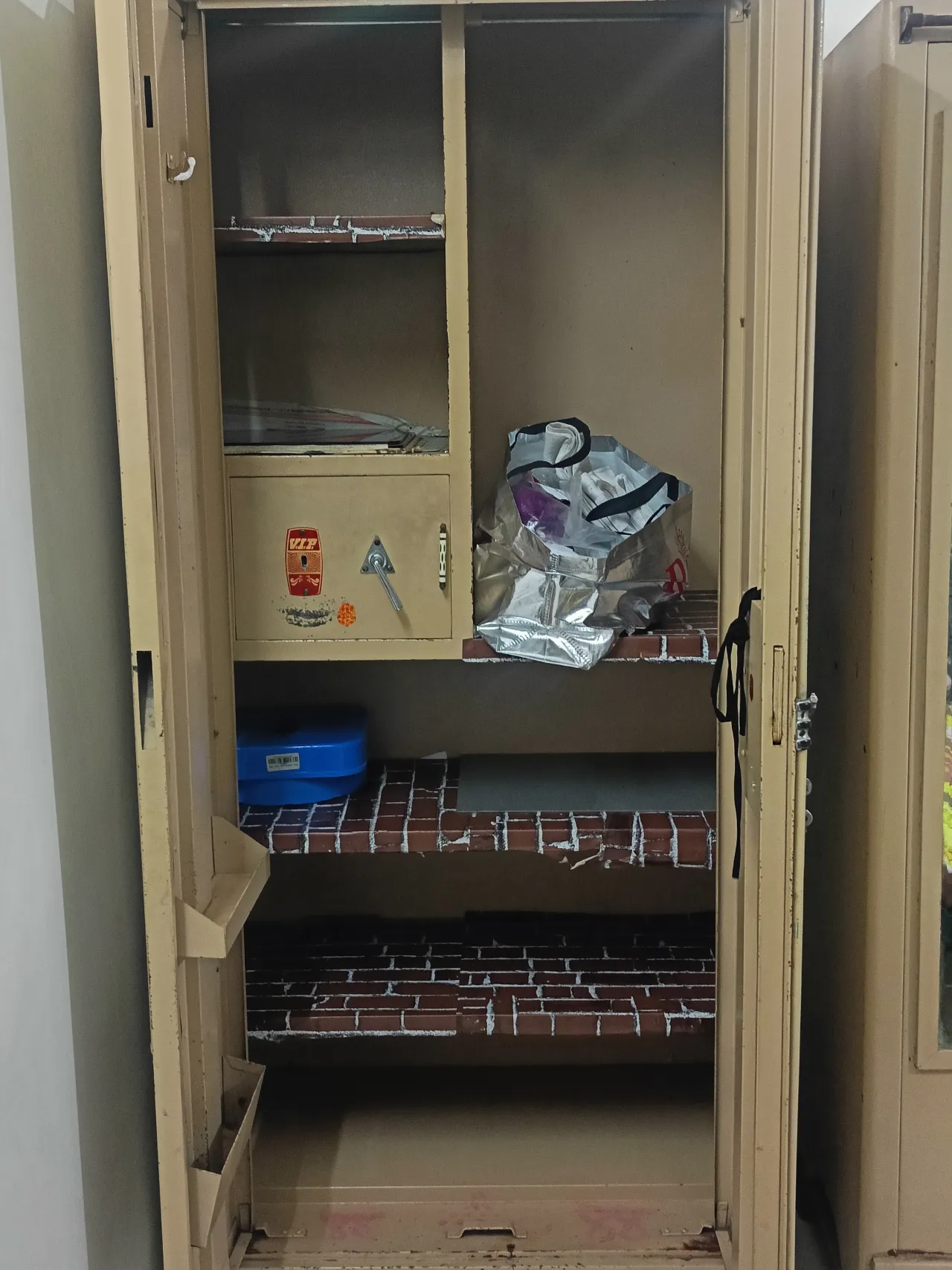 Metal Almirah (Cupboard) For Sale