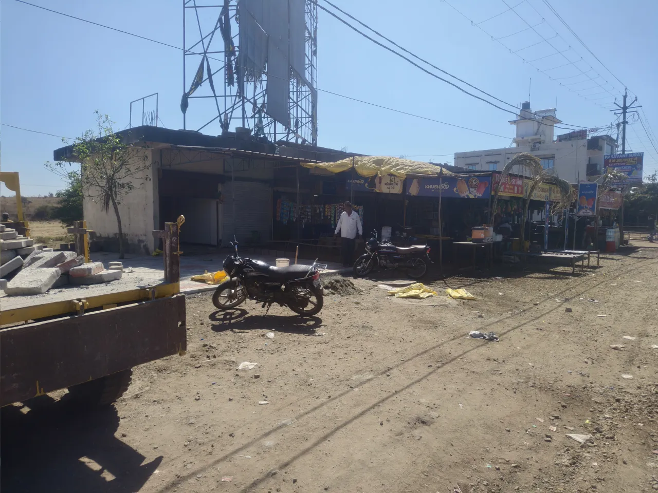 Khodaldham parking gate ni same prime location ma
