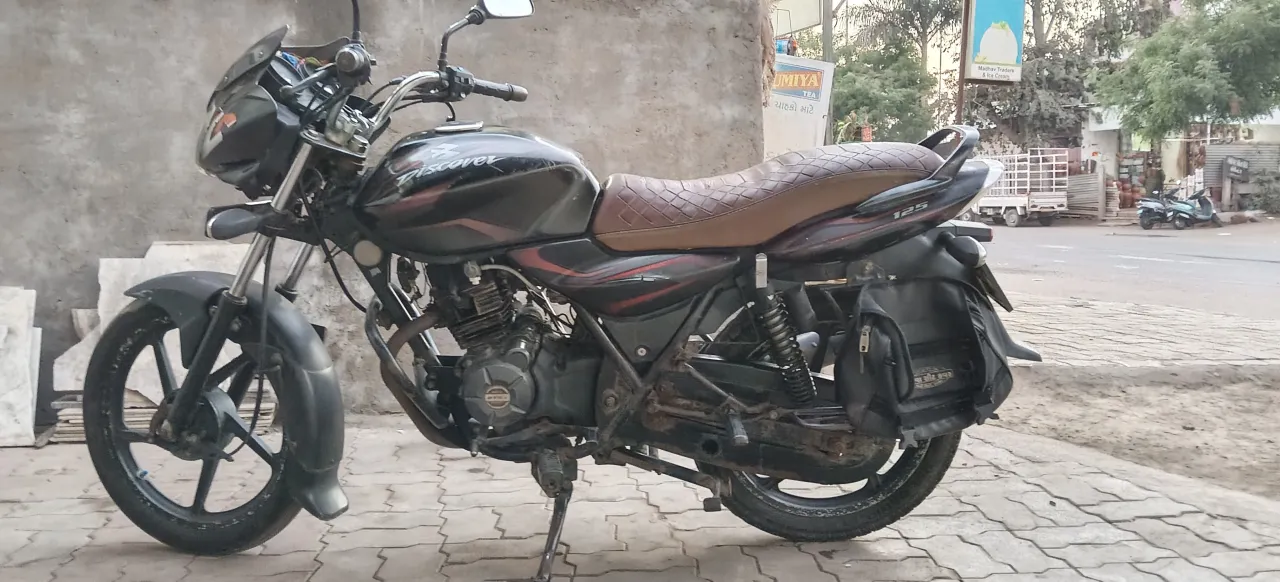 125cc Bajaj Discover