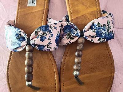 Ladies foot wear