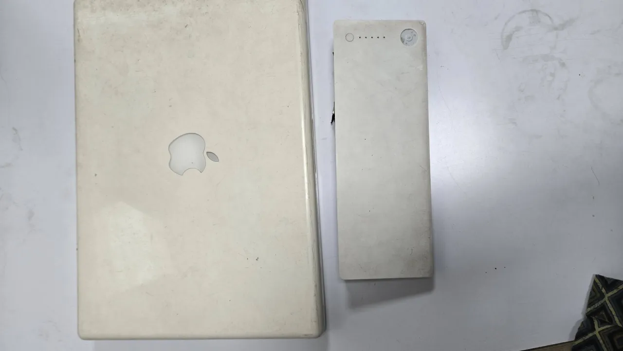 Apple MacBook workimg
