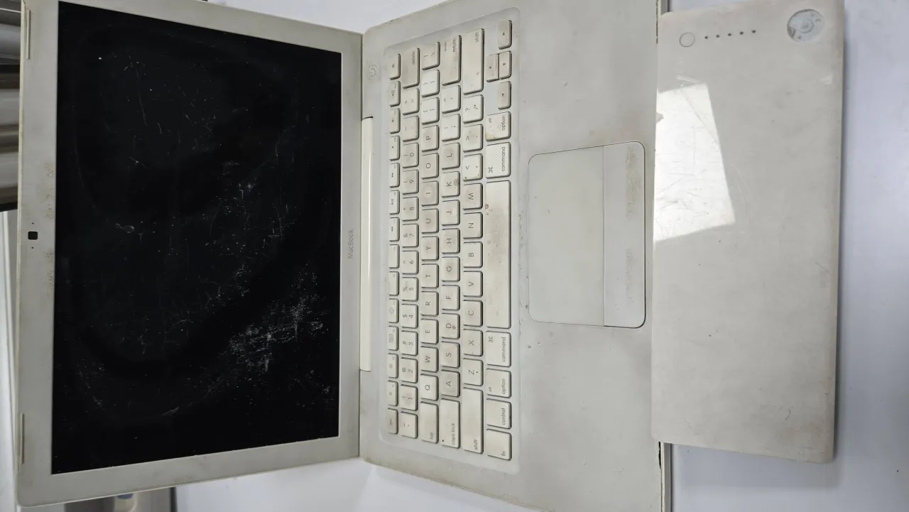 Apple MacBook workimg