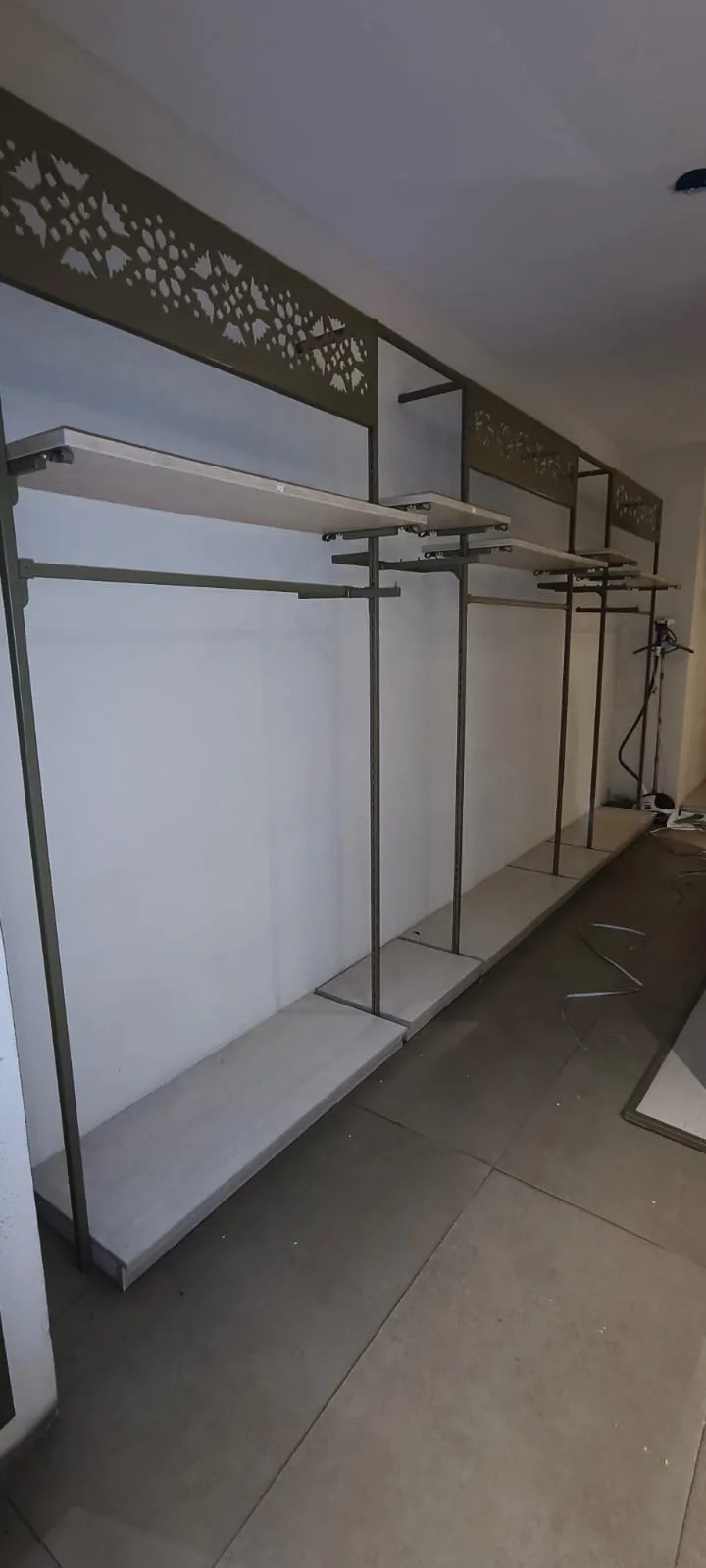 showroom furniture fixture