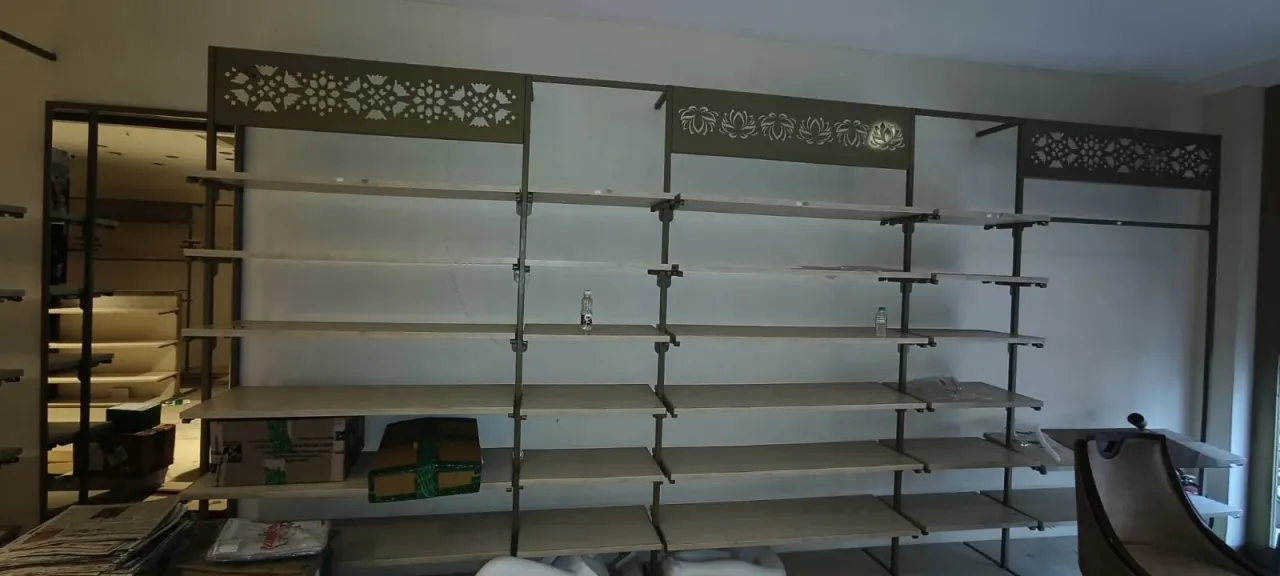 showroom furniture fixture