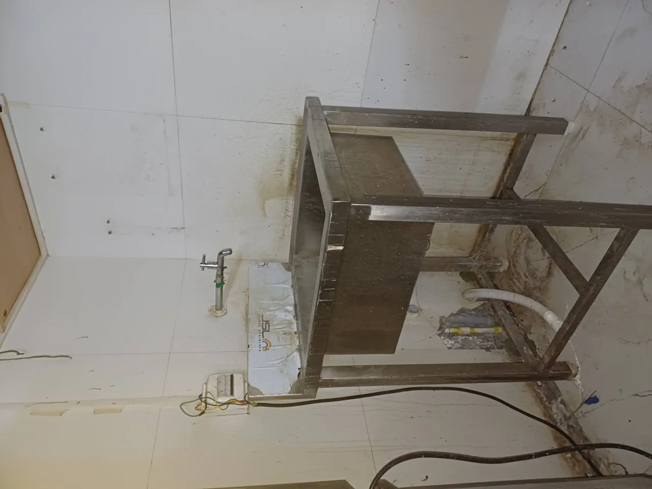 Single Utility commercial kitchen Sink 24x24x30 inch with Backsplash
