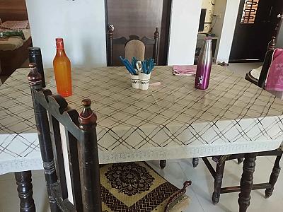 Dining table with 4 chairs with wooden top