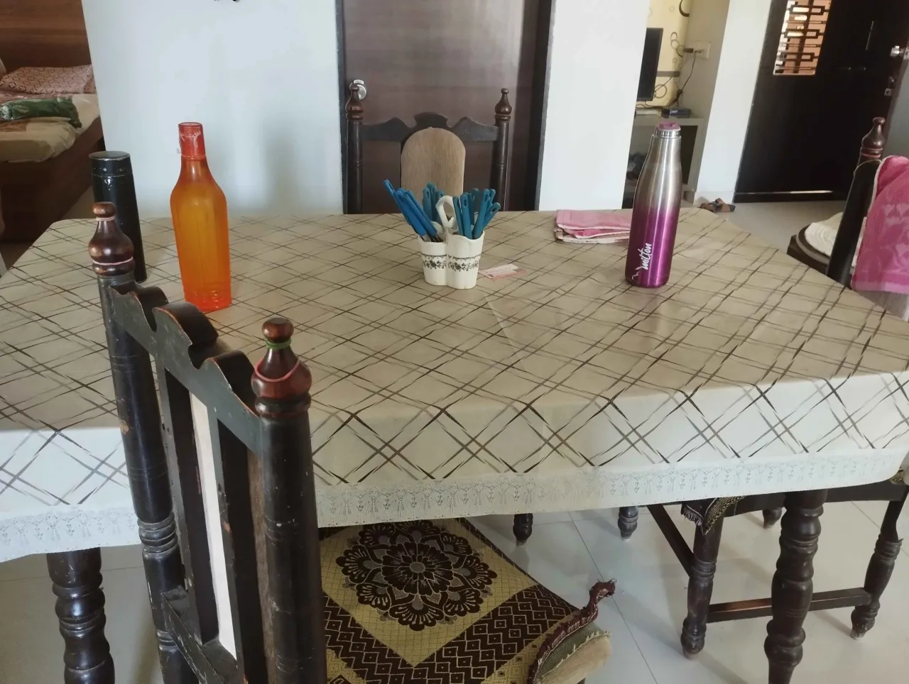 Dining table with 4 chairs with wooden top