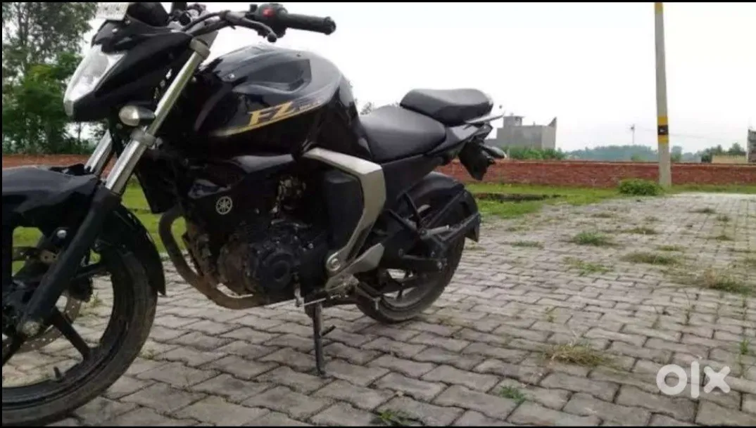 YAMAHA FZ/V2.0 VERSION (Well-Maintained Yamaha FZ V2.0 (Black, 2015) – Low Mileage, Single Owner)