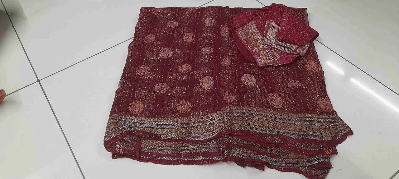 Used sarees.