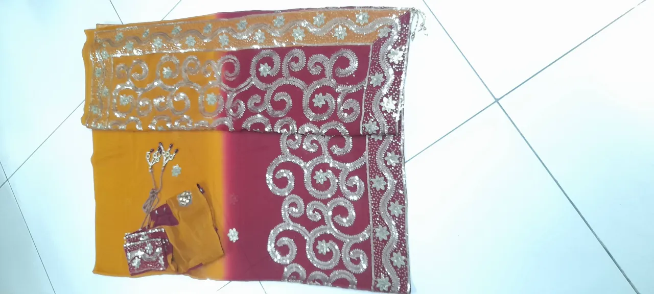 Used sarees.