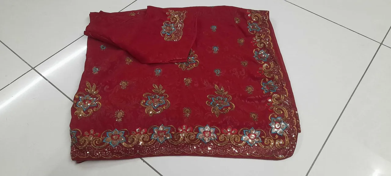 Used sarees.