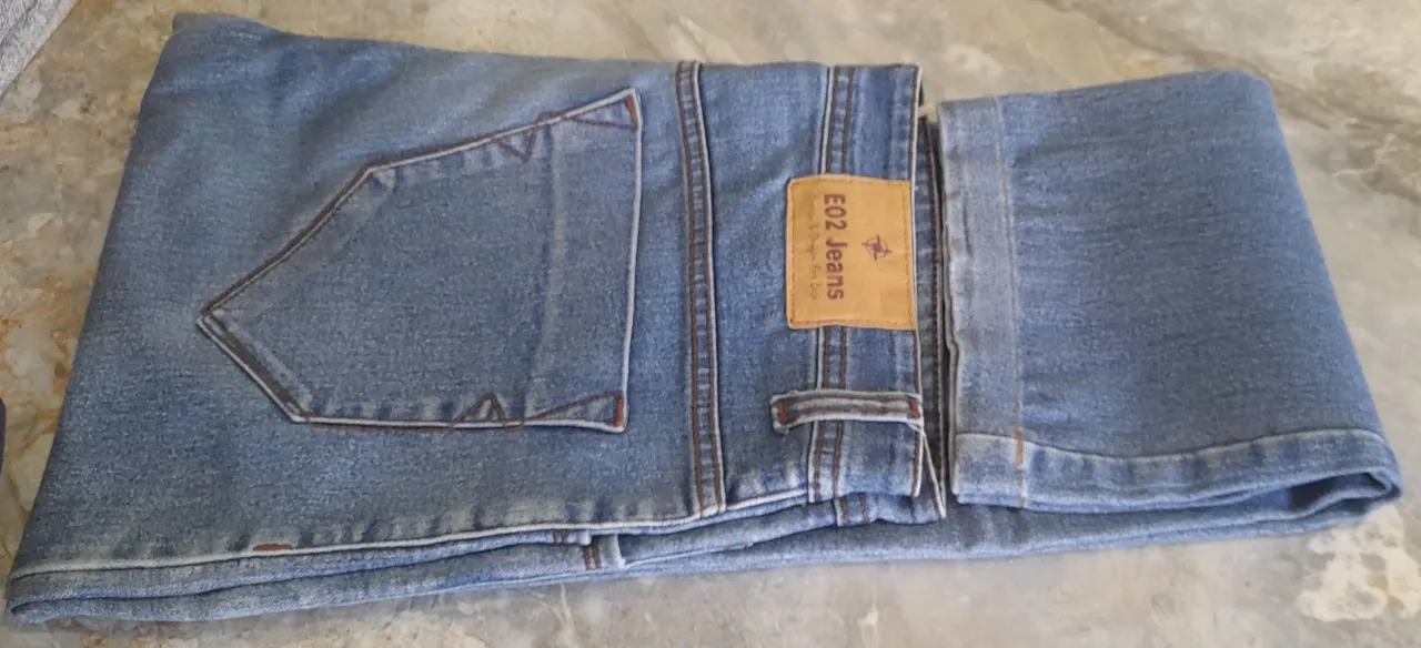 4 Jeans used.
