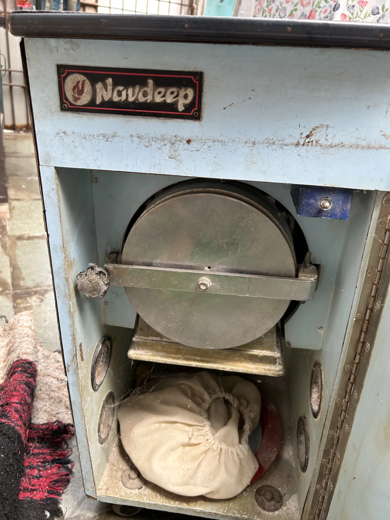 ઘરઘંટી ગીતા જંબો અને ઘરઘંટી નવદીપ કટર વાળી