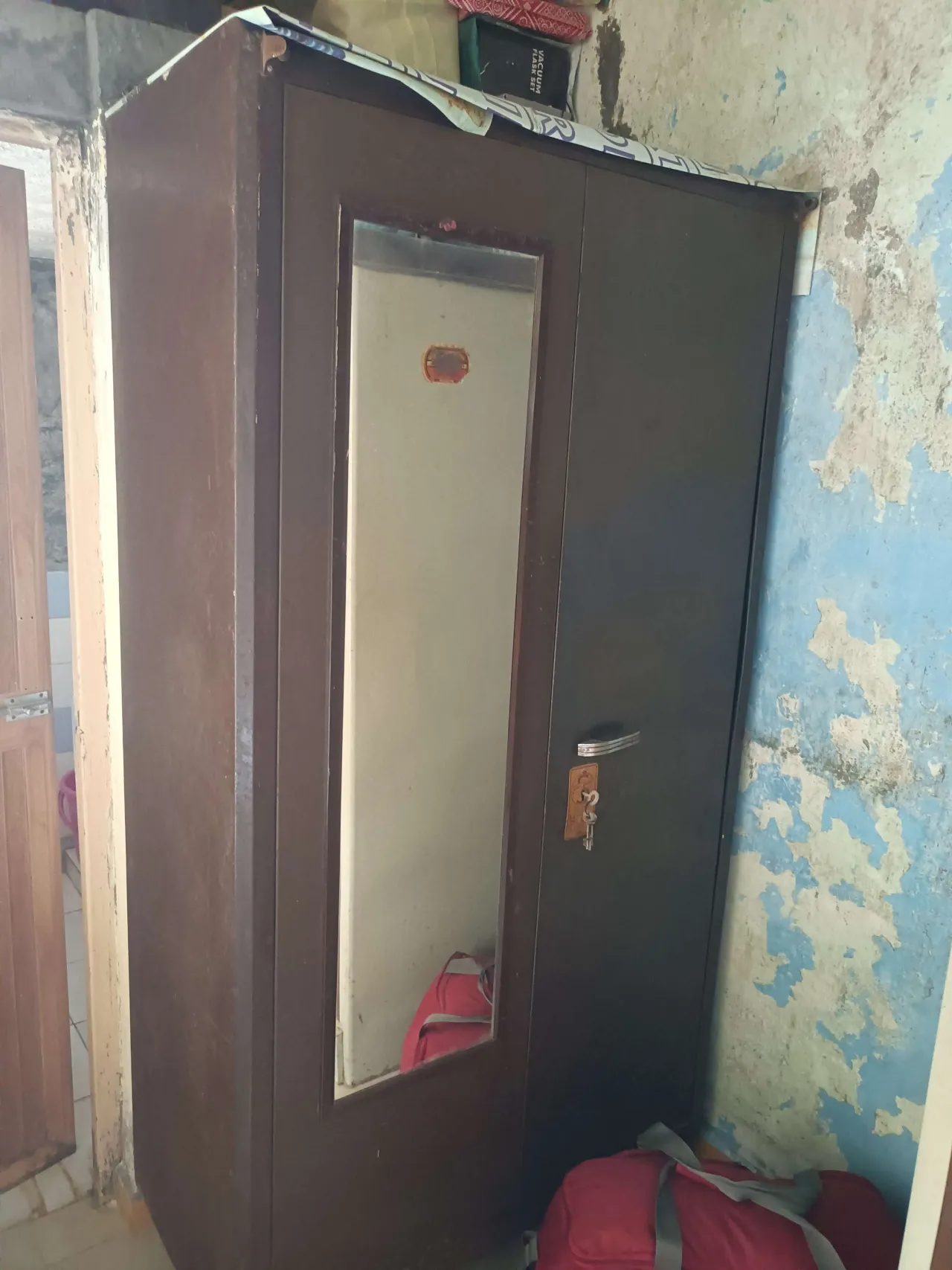 Iron wardrobe