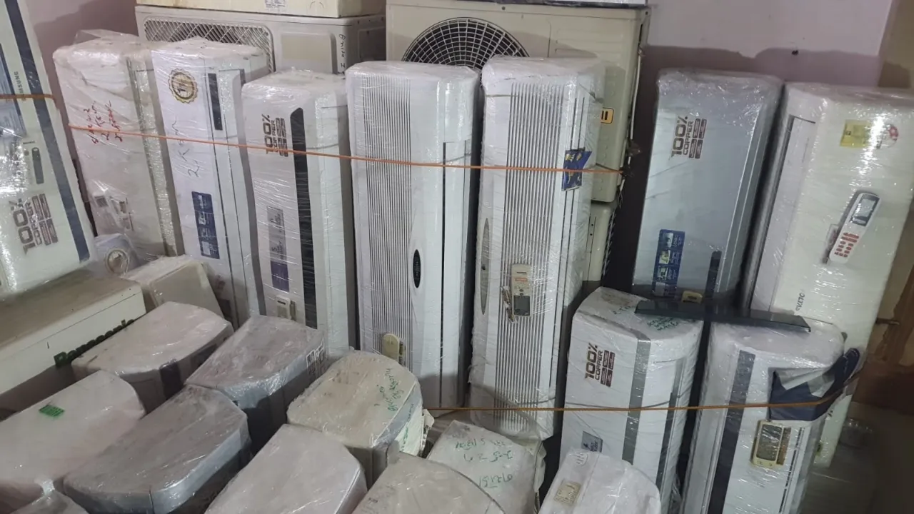 Split window a.c.second use refurbished a.c at wholesale prize ahemdabad Prabhat chock