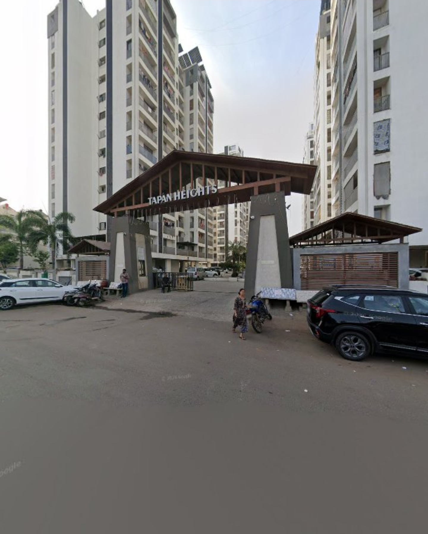 3BHK 920 SqFt Carpet area with full furniture