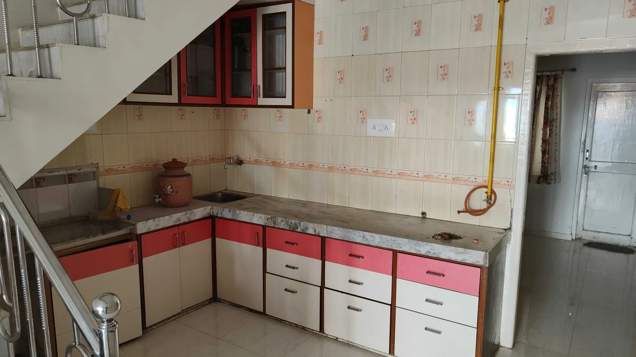 3BHK RAW HOUSE FOR SALE
