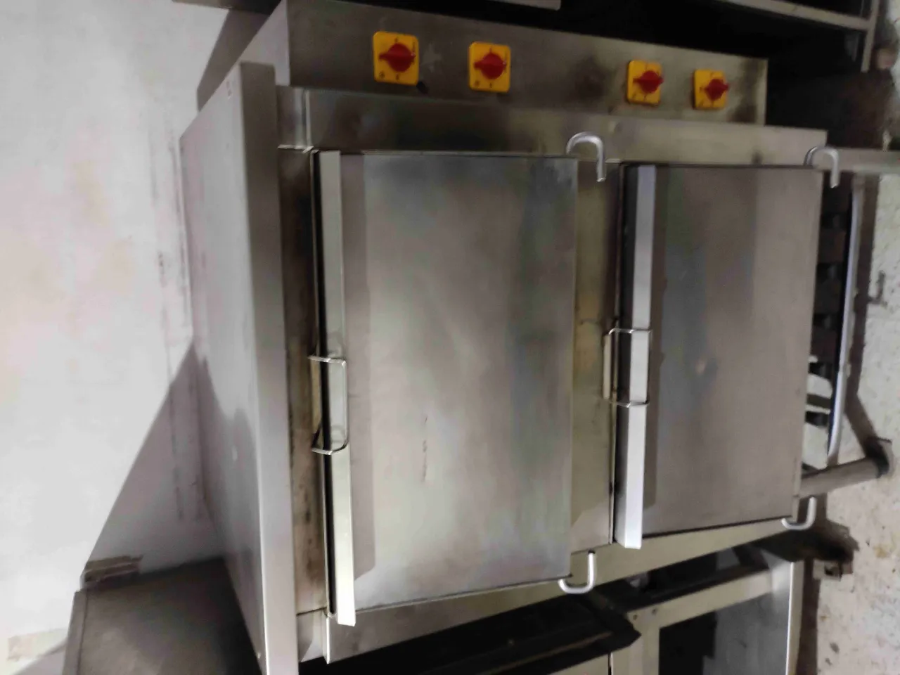 Comercial oven