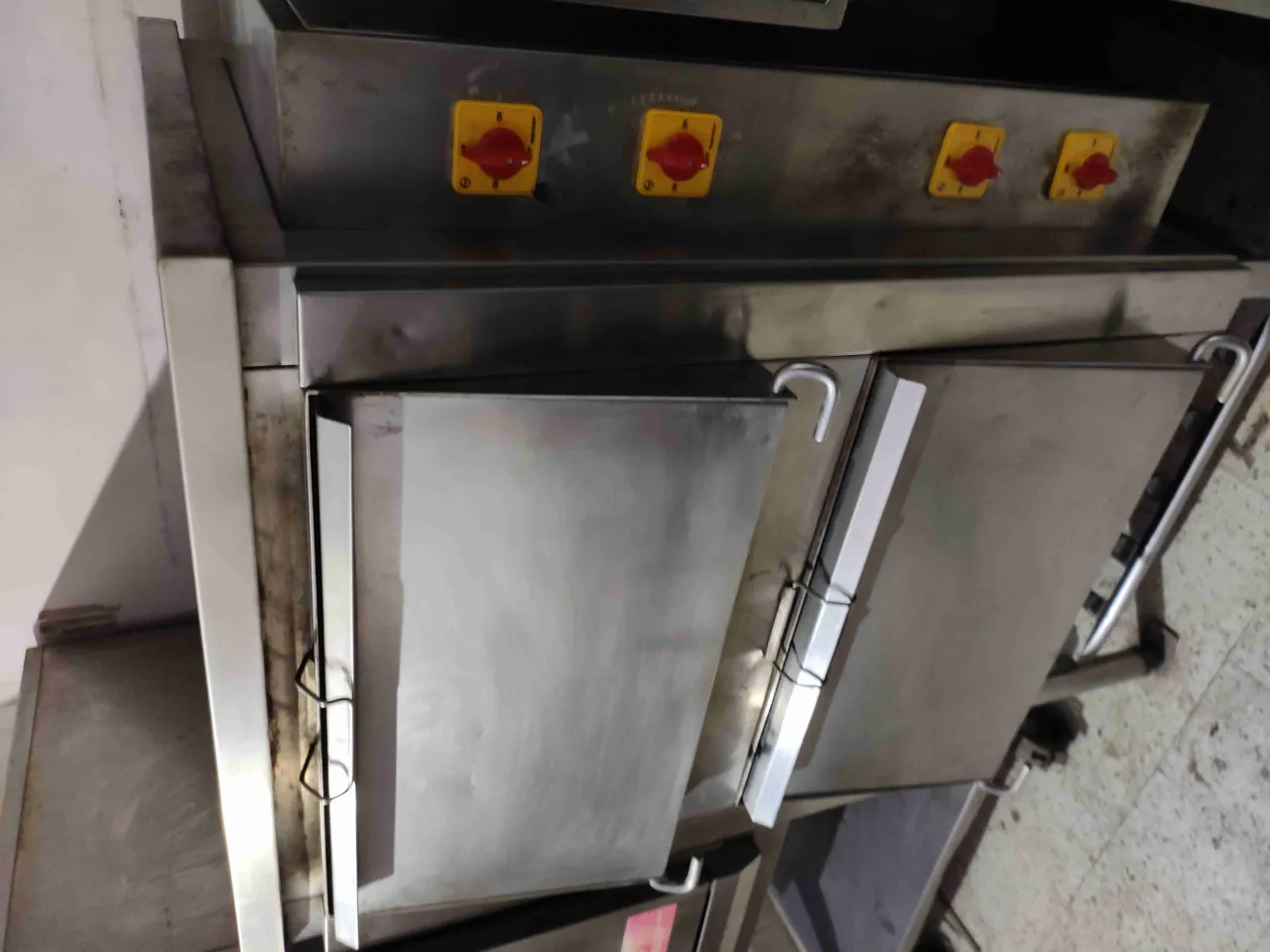 Comercial oven