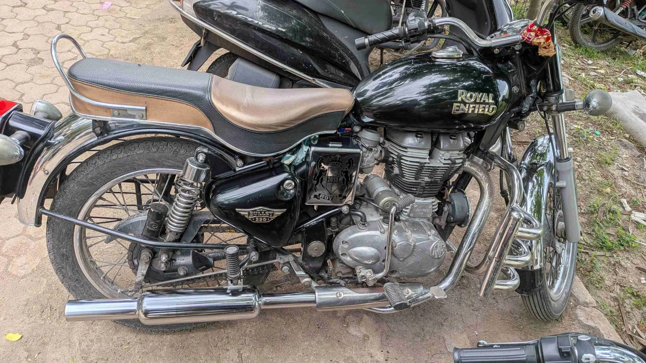 Royal Enfield Bullet , Model 2015, 1st Owner, Company Condition,Insurance June 2027, 2 Key,  Genuine Km-39400