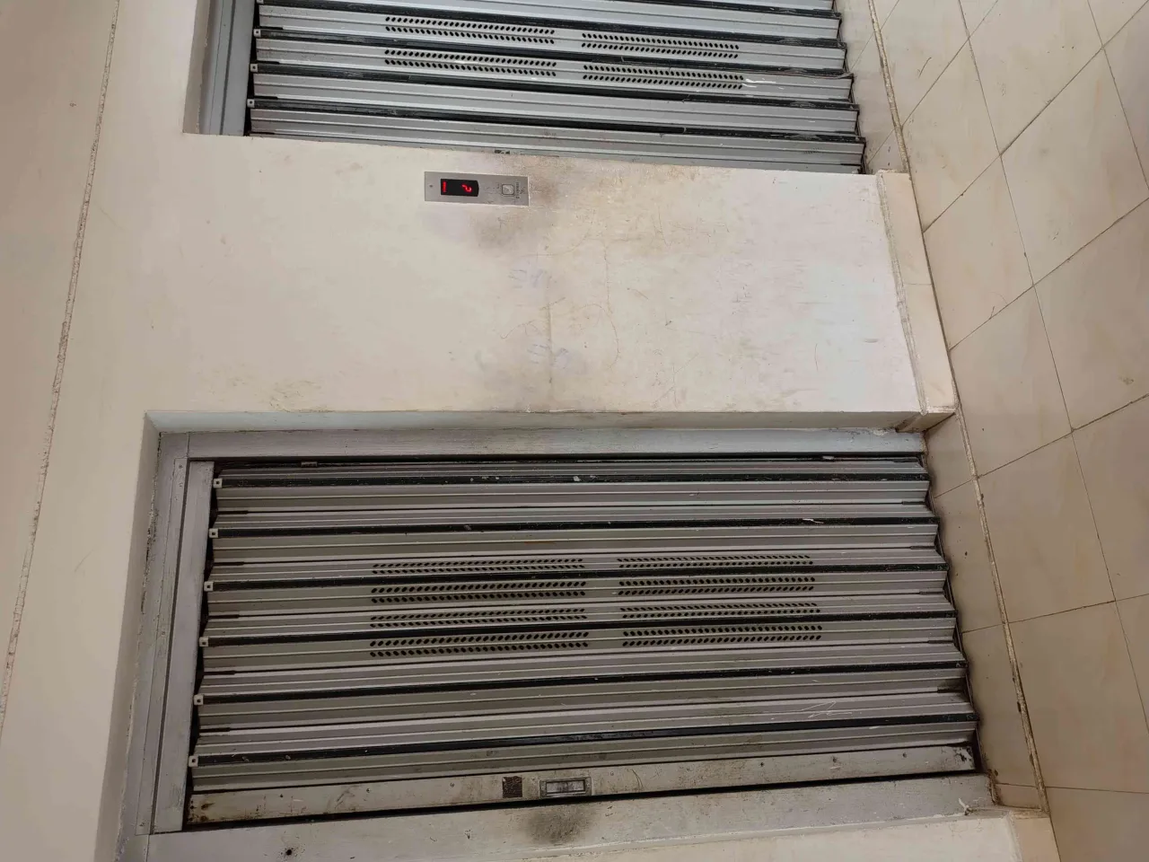 1bhk flat 2nd floor par