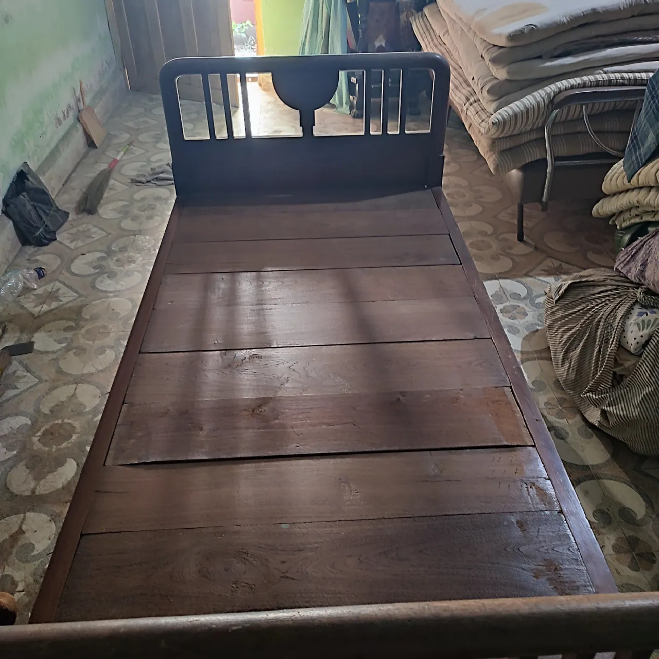 Antique old furniture sofacum bed and sheesham wood single bed