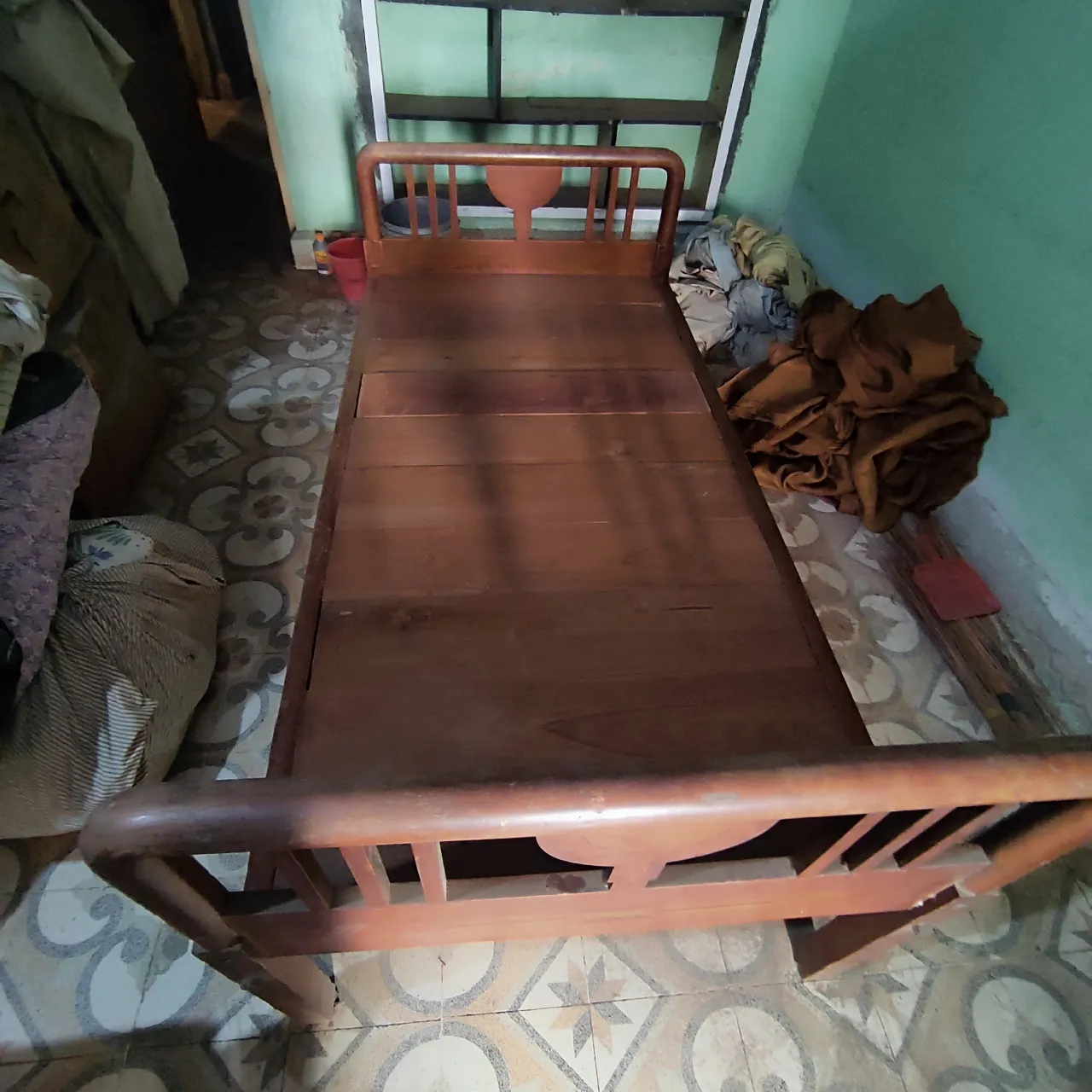 Antique old furniture sofacum bed and sheesham wood single bed