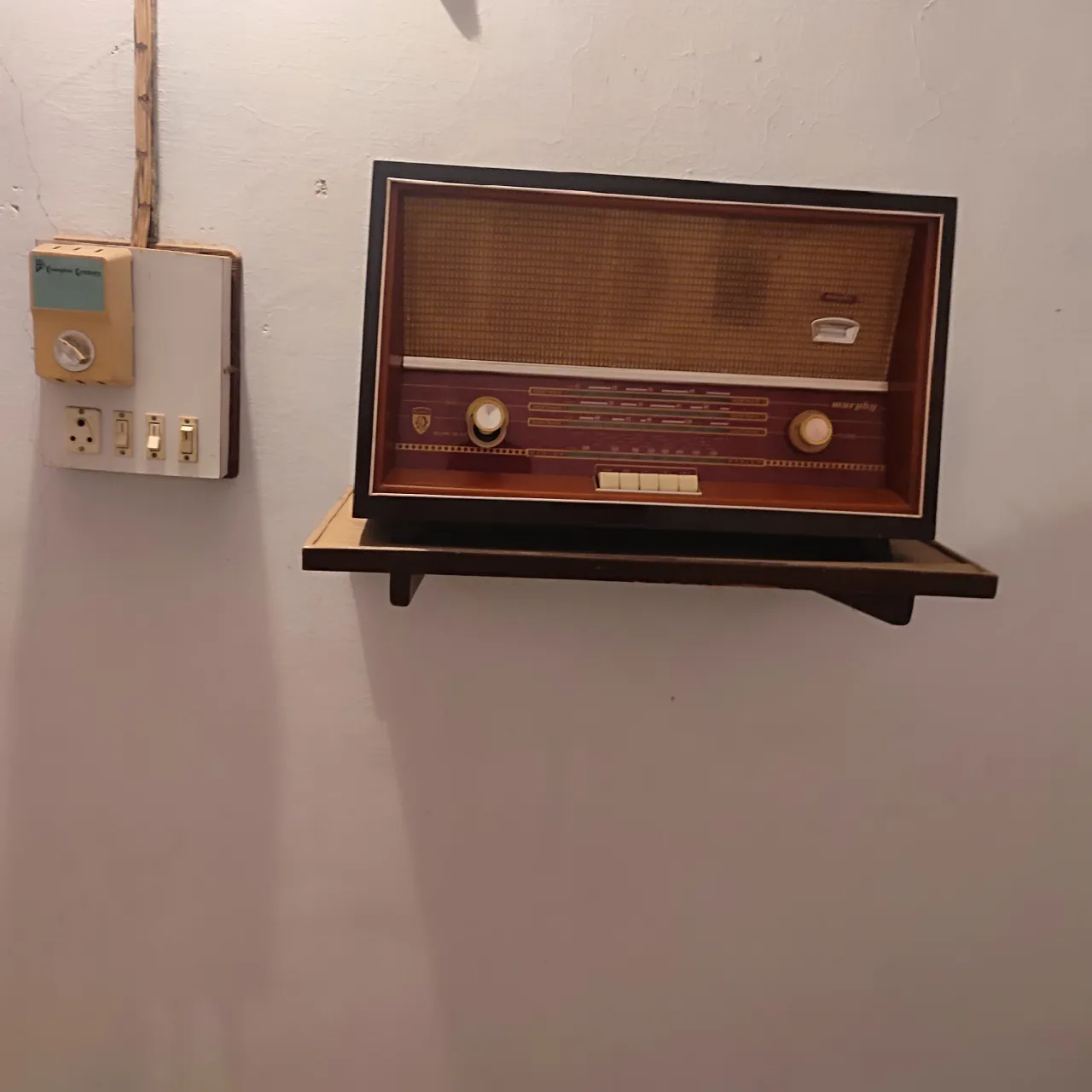 Antique Philips Radio