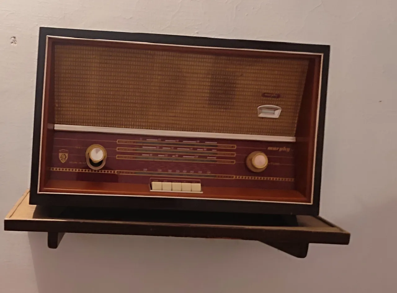 Antique Philips Radio