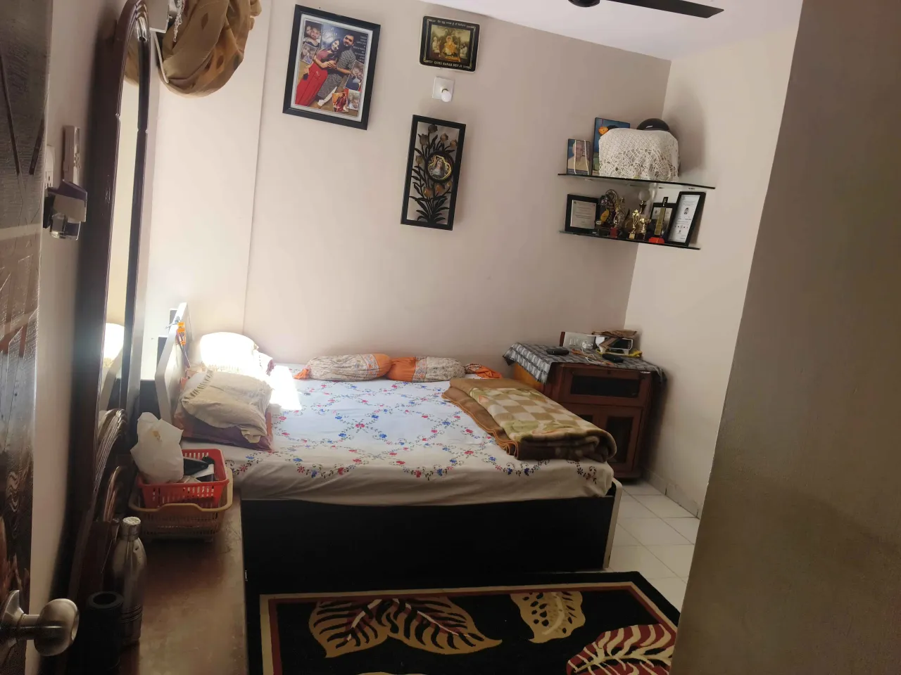 2 BHK jumbo size flat,fully furnished or fix furnished ,lift,wel maintaind. RAJKOT