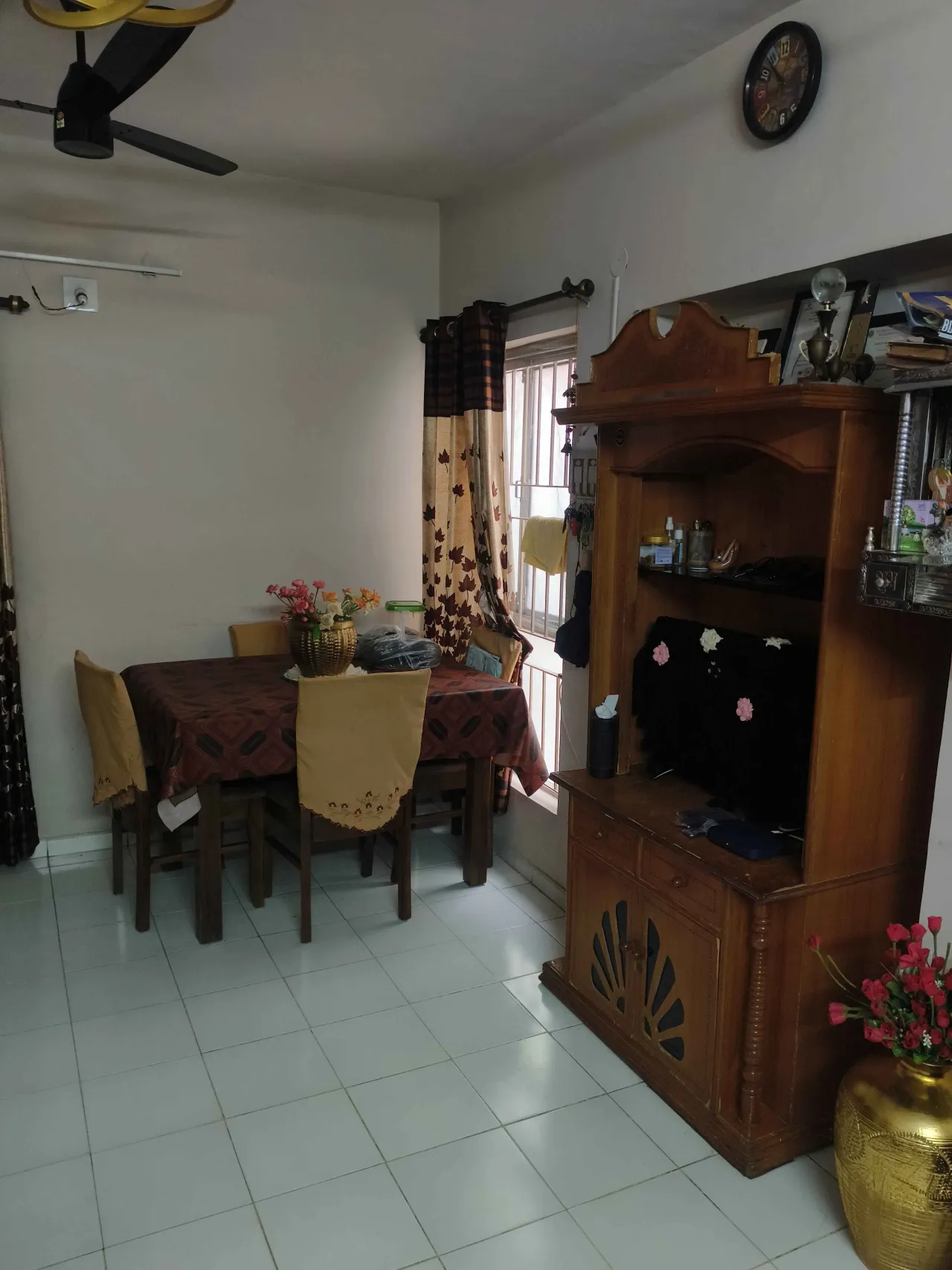 2 BHK jumbo size flat,fully furnished or fix furnished ,lift,wel maintaind. RAJKOT