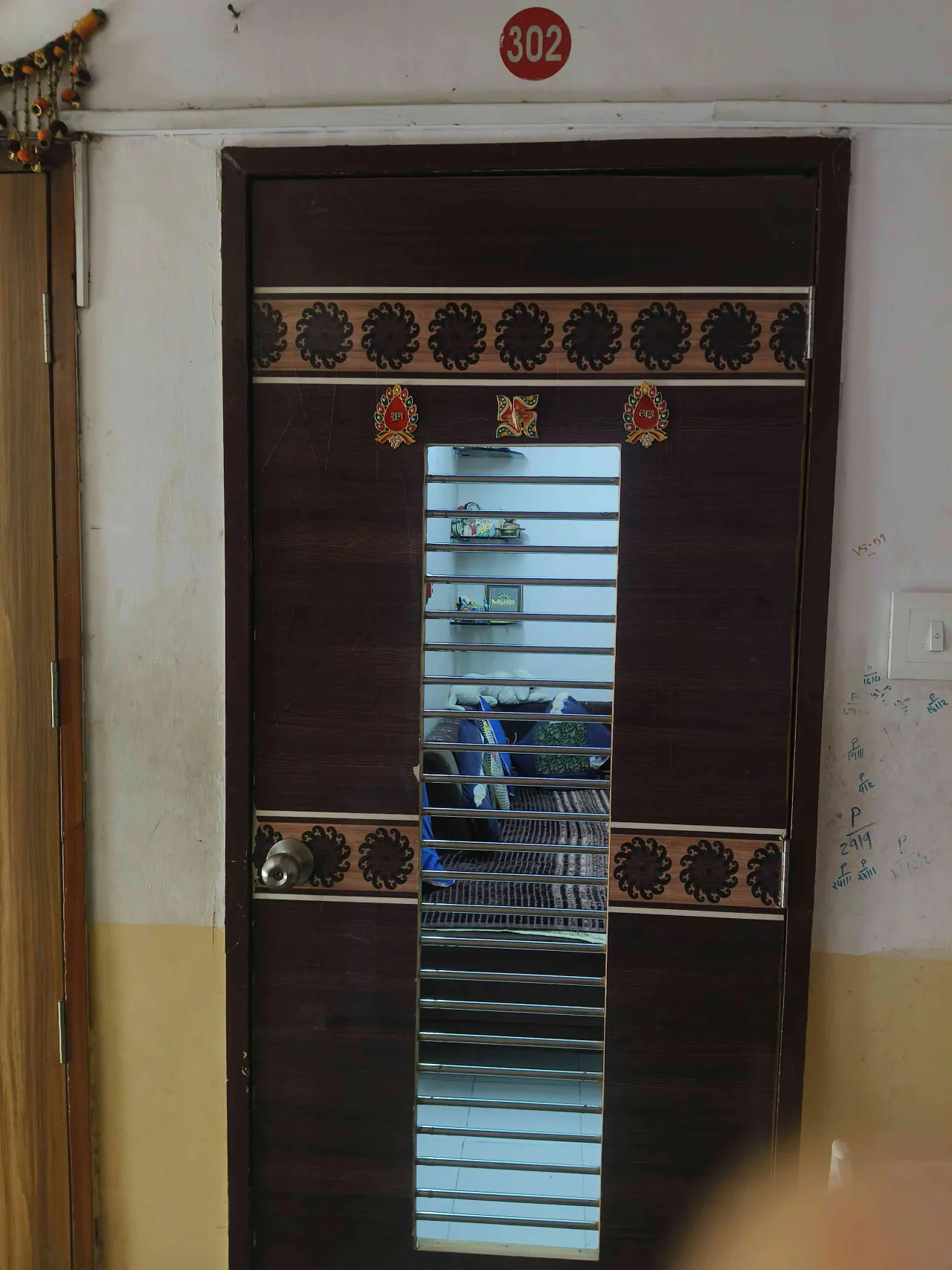2 BHK jumbo size flat,fully furnished or fix furnished ,lift,wel maintaind. RAJKOT