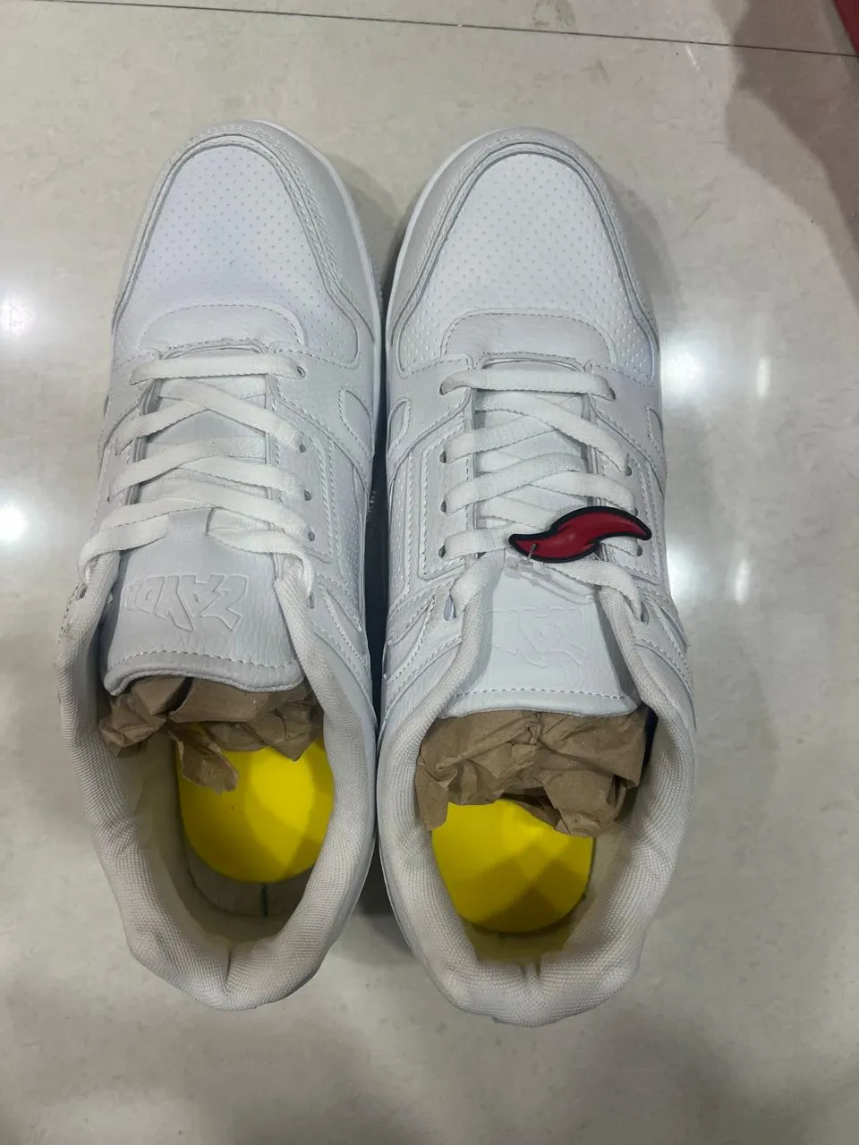 Zaydn white sneakers