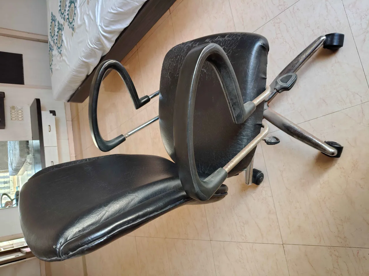 Revolving chair