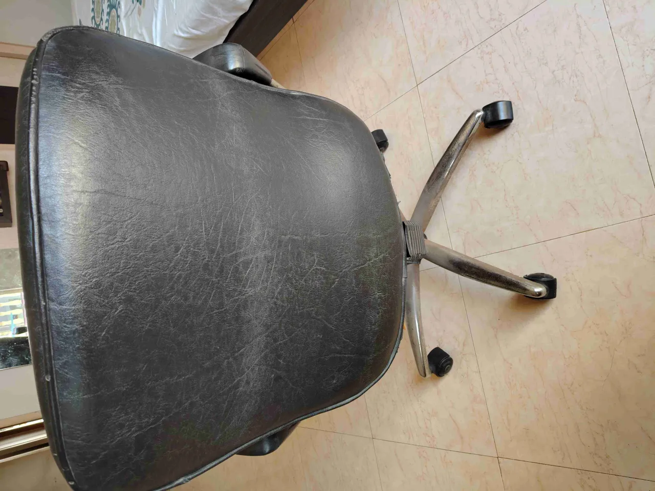 Revolving chair