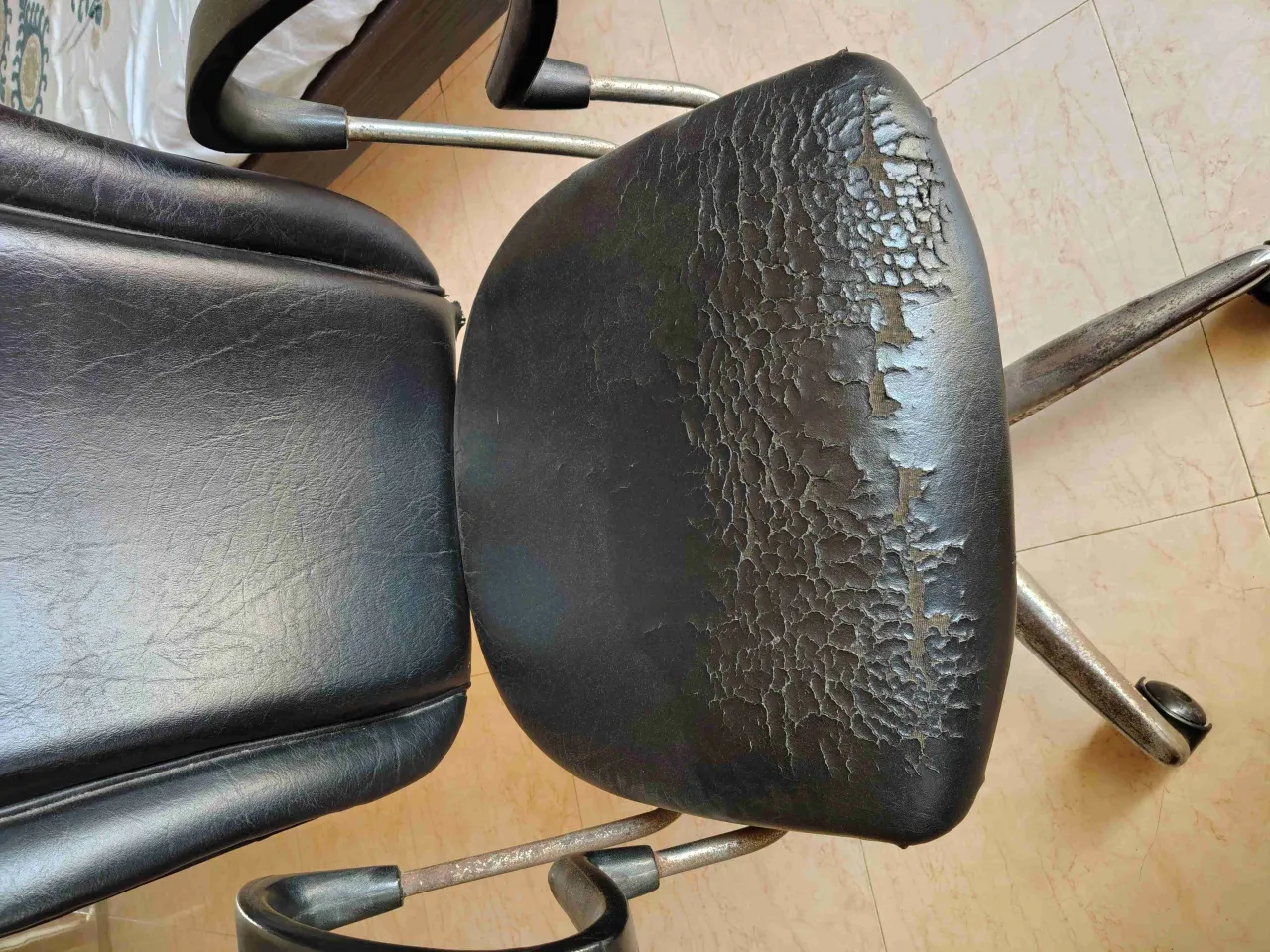 Revolving chair