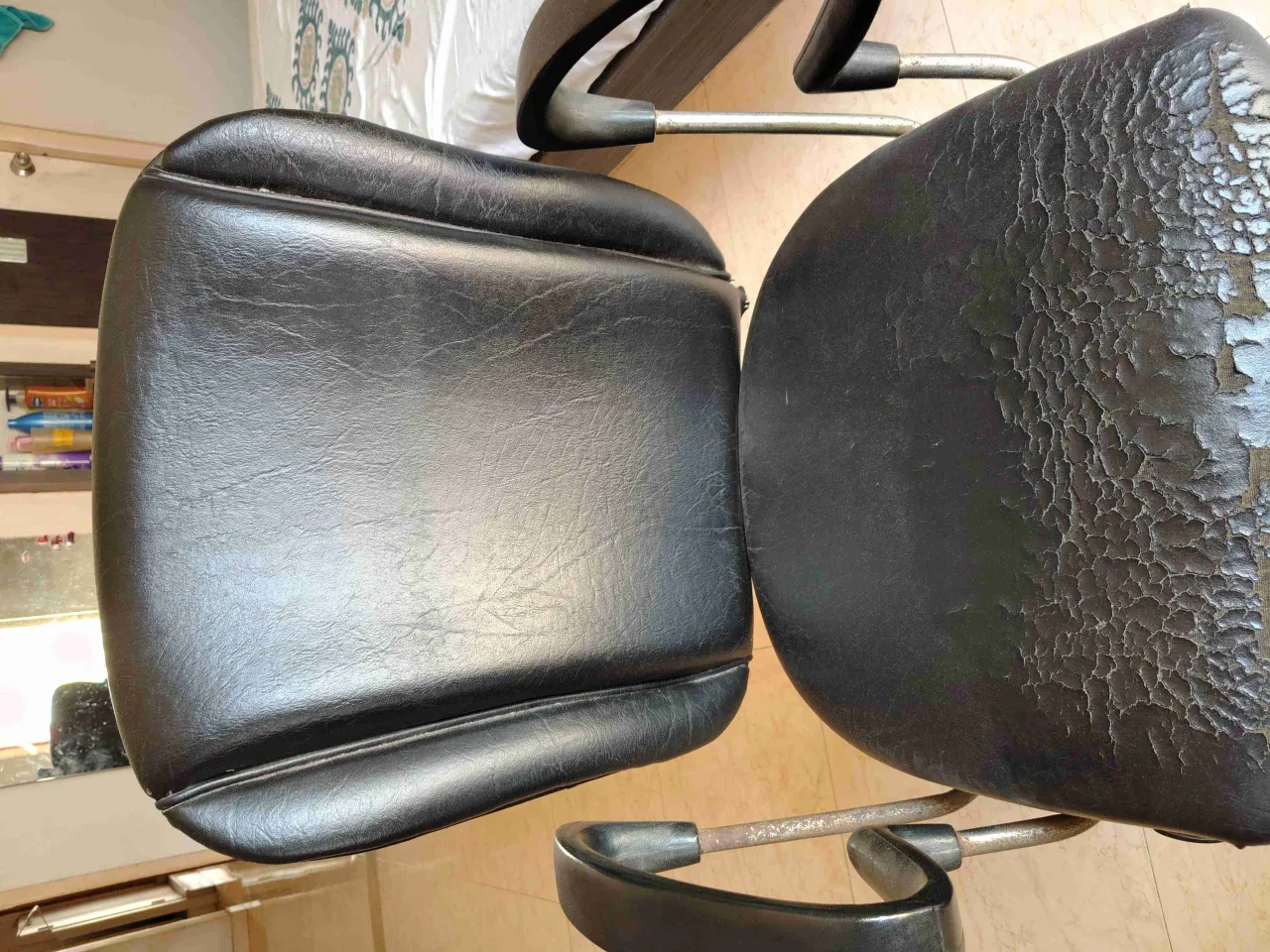 Revolving chair