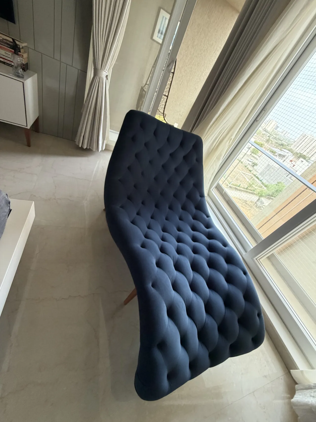 Blue couch in excellent condition
