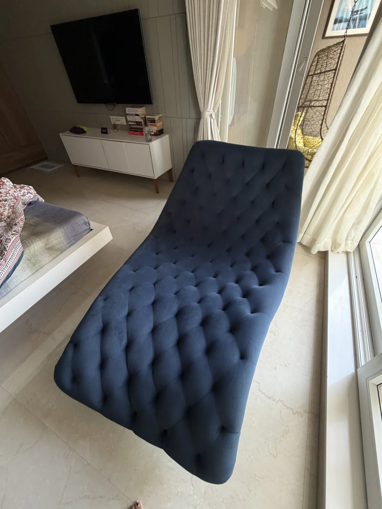 Blue couch in excellent condition