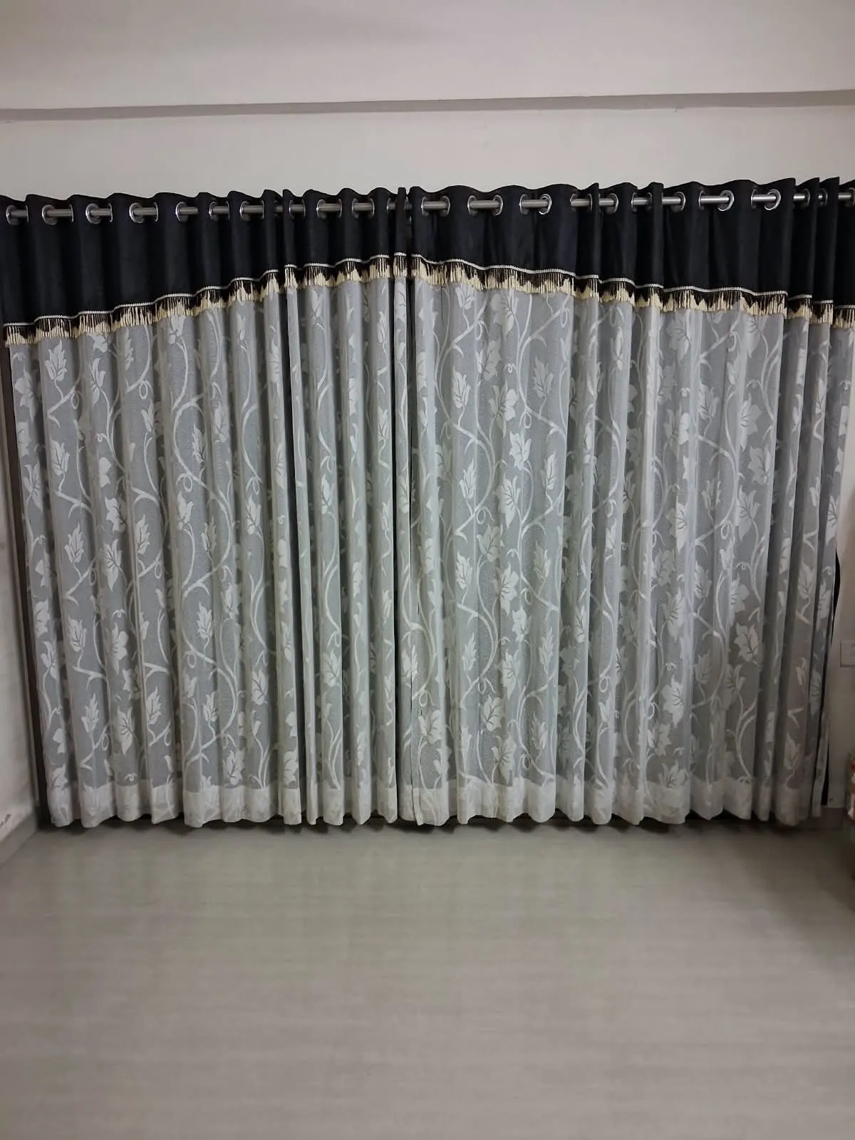 3 Room Curtain Good Condition