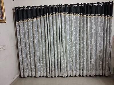 3 Room Curtain Good Condition